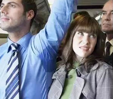 狐臭的症状在生活中的体现是什么